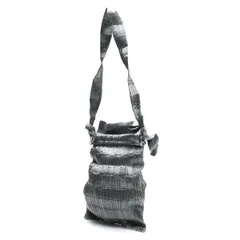 イッセイミヤケISSEY MIYAKE シャイニープリーツミニトートバッグ シルバーのサムネイル