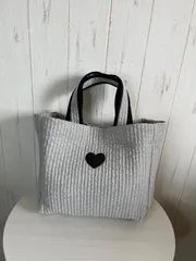 ハート刺繍　ヌビバッグ