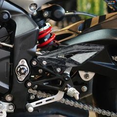 YZF-R1 ラジエーターリザーバータンクカバー 綾織カーボン - メルカリ