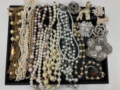 アクセサリー イミテーション ネックレス イヤリング ブローチ - メルカリ