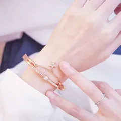 ラインストーン 星チャーム ピンクゴールド ブレスレット バングルタイプ 上品 フェミニン 大人かわいい レディース 韓国アクセ