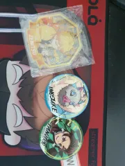 鬼滅の刃 竈門 炭治郎/我妻 善逸/伊之助 バッジ+アクリルチャーム