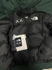 ( L ) THE NORTH FACE ザノースフェイス × カウズ ヌプシ
