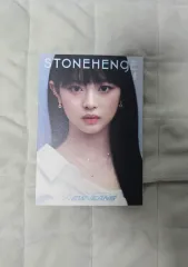 NewJeans（ニュージーンズ・ニュジ）ストーンヘンジ グッズ チラシ パンフレット ポスター