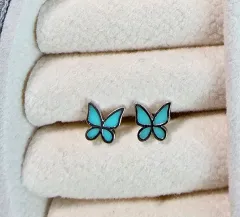 蝶の形 ピアス