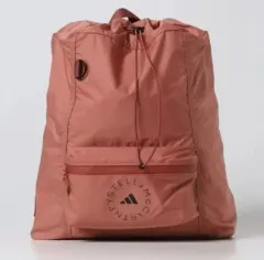 ステラ・マッカートニーとアディダス バックパック