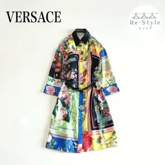 VERSACE　ヴェルサーチ　ワンピース　総柄　スカーフ柄　ボタニカル　シルク100％　現行　近年　メデューサベルト　サイズ38のサムネイル
