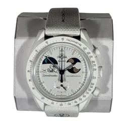 オメガ × スウォッチ 【新品未使用】 ミッション トゥ ザ ムーンフェイズ スヌーピー ホワイト OMEGA Swatch MoonSwatch Snoopy "Mission to the Moonphase" SO35W1012のサムネイル