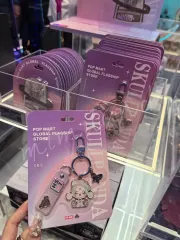 正規品 POP MART(ポップマート) 上海 限定 Skull Panda(スカルパンダ) メタル キーホルダー