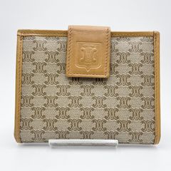 FENDI（フェンディ）ピーカブー コンチネンタルウォレット