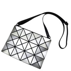 BAOBAO ISSEY MIYAKE ルーセント ショルダーバッグ 6マス - メルカリ