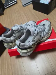 ナイキ v2k 235サイズ