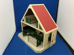  現状品 シルバニアファミリー　赤い屋根のお家　緑の家具付き