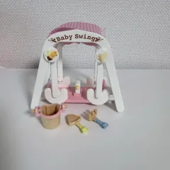 シルバニアファミリー 日本版 赤ちゃんブランコとおもちゃ