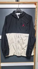 L) ジョーダン ブラック/アイボリー フード ウィンドブレーカー