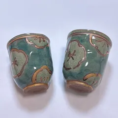 【231271】 有田焼　湯呑み2脚セット　和食器　コップ　総柄　キッチン　陶器 グリーン