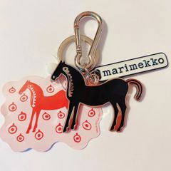 セール❣️✨新品✨ 馬型アクリルキーホルダーマリメッコ ムスタタンマ キーチェーン ✨新品✨ marimekko 馬型アクリルキーホルダーマリメッコ ムスタタンマ