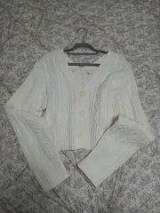 アイボリー クロップド ニット カーディガン