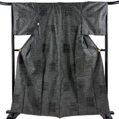 【美品】 紬 身丈161.5cm 裄丈65cm M 袷 草花 色紙 黒灰 正絹 優品 【中古】のサムネイル