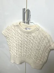 ザラ ケーブル編み クロップド アイボリー ベスト ニット