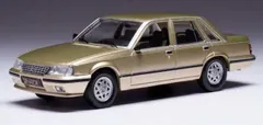 新品 IXO MODELS 1/43 オペル セネター A2 1983 メタリックシャンパン 完成品ダイキャストミニカー CLC521N [佐川急便]のサムネイル