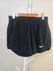 ナイキ ブラック レディース ハーフパンツ スウッシュ ロゴ