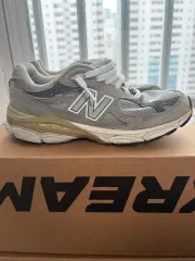 ニューバランス 993 USA 245 / 20代後半 / ヴィンテージ感 / 着用