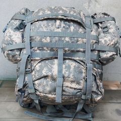 米陸軍Molle2ラージパック フレーム付 実物中古 83L ACU UCP - メルカリ