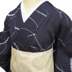 小紋 着物 黒地 格子柄 幾何学模様 - メルカリ
