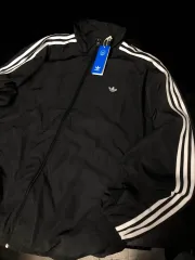 新品 adidas オーバーサイズ トラックジャケット ip7142