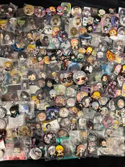 鬼滅の刃　缶バッジ　キーホルダー　アクリルスタンド　竈門炭治郎 我妻善逸 嘴平伊之助 竈門禰豆子 煉獄杏寿郎 冨岡義勇 胡蝶しのぶ 宇髄天元 時透無一郎 伊黒小芭内 甘露寺蜜璃 不死川実弥 悲鳴嶼行冥 栗花落カナヲ等　150点以上大量まとめ売り