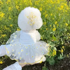 135ドッグウェア　キャミソールワンピース　ドレス　リボン付き　ホワイト　デイジー柄　犬の服　犬服　小型犬用服　春夏服　涼しい　可愛い　お洒落服　ペット服　ペットウェア　猫服　お出かけウェア　セレモニー　チュチュドレス　プリンセス風　袖無し　女の子