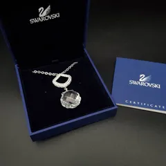 美品 SWAROVSKI スワロフスキー ネックレス ペンダント シェル 貝殻モチーフ パヴェ クリスタル ラインストーン ドロップ 大粒 シルバーカラー 箱付き 上品 きらきら 揺れる 大人可愛い フェミニン エレガント ギフト プレゼント 贈り物 普段使い