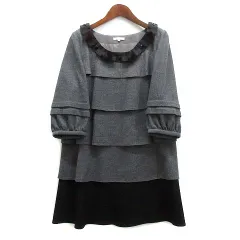 トゥービーシック TO BE CHIC ウール ティアード ワンピース 七分袖 グログラン ビジュー ミンクファー付き グレー 40のサムネイル