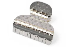 ルイヴィトン ヘアクリップ LOUIS VUITTON アクセサリー アクセソワール シュブ ナノグラム M68389 シルバー【中古】のサムネイル