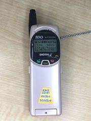 ケンタコラボ・ガラケー・IDO c202de 本体と充電器（中古） - メルカリ