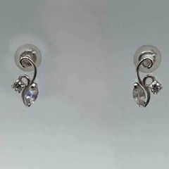 K10WG タンザナイト スイングピアス 両耳用 - メルカリ