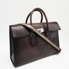 ★3日以内返品可★ 美品 FENDI フェンディ レザー バケット ツイスト ショルダーバッグ 8BR821 2wayショルダーバッグ ホワイト ブラック レザー レディース ☆3日以内返品可☆ 美品 FENDI フェンディ レザー バケット ツイスト