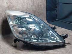 コーティング済 アイシス ZGM15G 右ヘッドランプ・ヘッドライト L