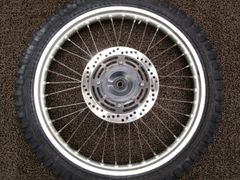 カワサキ KLX250E フロントホイール ブレーキディスク付 - メルカリ