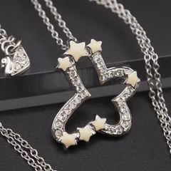 V134 スワロフスキー SWAROVSKI クリスタル ペンダント ネックレス 蝶 バタフライ スター シルバーカラー デザイン