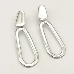 【美品】AGATHA　アガタ　オーバルデザインイヤリング　スイング　SILVER　シルバー925のサムネイル