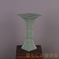 豆青釉四方竜紋花觚 景徳鎮 陶磁器 装飾品 現代工芸品美術品 置物 豆青釉四方竜紋花觚 景徳鎮 陶磁器 装飾品 現代工芸品美術品 置物