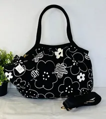 【裁縫ストア・ボヌール】大人かわいい　北欧風　上品な大花柄　ブラック/ホワイト　トートバッグ　Mサイズ　グラニーバッグ　ミニポーチ　インド刺繍リボン　ショルダーバッグ　ショルダーストラップ付き ハンドメイド　A/ №500-830