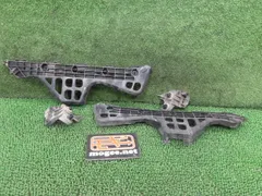 4FT8553 AIG4 トヨタ プリウスα ZVW41W 前期型 S リアバンパーリテーナー左右セットのサムネイル