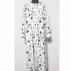 未使用 TONAL トーナル モノクロフローラルノーカラーシャツワンピース サイズ38 オフホワイト レディース 古着 中古 USEDのサムネイル