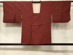 小紋 臙脂色 紗綾型本紋 金箔ちらし かんざし文様 身丈166㎝ - メルカリ