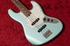 値下げ要相談】美品 生産終了Fender JINO JAZZ BASS® - メルカリ