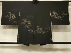 黒地 金彩 裾模様 長襦袢 | Mercari