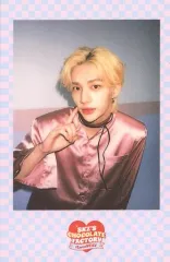 【中古】コレクションカード(男性) Stray Kids/Hyunjin(ヒョンジン)/枠水色・ピンク/「Stray Kids 2ND #LoveSTAY ‘SKZ’S CHOCOLATE FACTORY’」SKZOOグッズ予約特典ランダムポラロイドカード